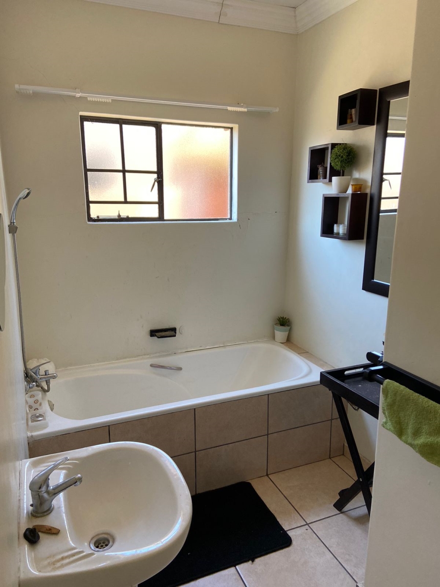 2 Bedroom Property for Sale in Dassie Rand North West